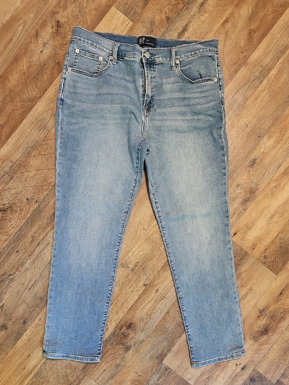 👖GAP Light Wash Girlfriend Straight-Leg Jeans